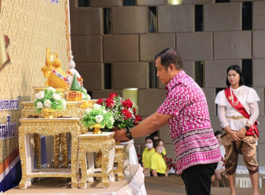 พิธีวางพานพุ่มถวายสักการะพระราชวรวงศ์เธอ ... พารามิเตอร์รูปภาพ 1