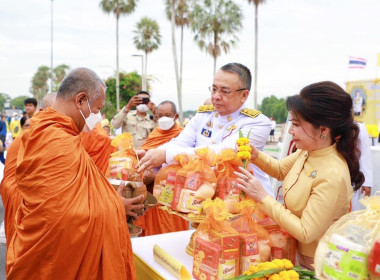 ศูนย์ฯร่วมพิธีถวายพระพร 3 ศาสนามหามงคล พิธีทำบุญตักบาตร ... พารามิเตอร์รูปภาพ 18