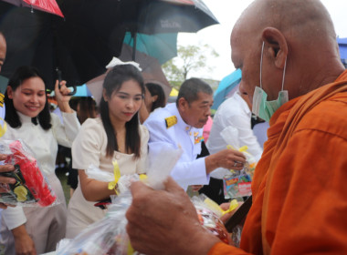 พิธีเจริญพระพุทธมนต์และทำบุญตักบาตรถวายพระราชกุศล 5 ธันวาคม ... พารามิเตอร์รูปภาพ 11